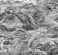 Обои Solo Lesoto SL8741-24 Винил на флизелине (1,06*10) Серый/Серебряный/Черный, Абстракция/Водопад — фото 1, Обои для стен