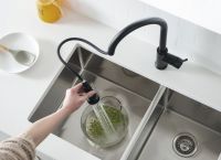 Смеситель для кухни Timo Saona 2316/03FL Черный — фото 3, Смесители для кухни