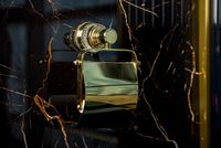 Держатель туалетной бумаги Boheme Aura 10241-G с крышкой Золото — фото 2, Держатели туалетной бумаги
