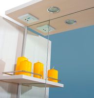 Зеркало со шкафом Бриклаер Бали 90 R 4627125412042 с подсветкой Светлая лиственница Белое глянцевое — фото 3, Мебель для ванной