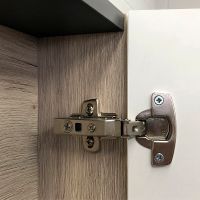 Товар: Зеркало со шкафом Comforty Мерано 90 00-00008508 Дуб дымчатый - фото 3 Зеркало со шкафом Comforty Мерано 90 00-00008508 Дуб дымчатый — фото 3, Зеркальные шкафы в ванную