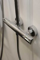Товар: Душевая система Hansgrohe Raindance Select S 27114000 с термостатом Хром - фото 5 Душевая система Hansgrohe Raindance Select S 27114000 с термостатом Хром — фото 5, Душевые стойки