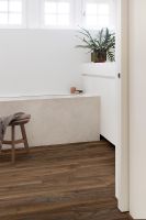 Товар: Виниловый ламинат Moduleo Roots 0.55 20896ВЕ English Walnut 1498х214х2,5 мм - фото 2 Виниловый ламинат Moduleo Roots 0.55 20896ВЕ English Walnut 1498х214х2,5 мм — фото 2, Виниловый ламинат