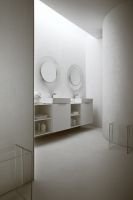 Зеркало Laufen Kartell 78 3.8633.3.084.000.1 с подсветкой прозрачный пластик — фото 2, Зеркала в ванную комнату