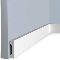 Плинтус HIWOOD W40V1 2000x40x10 мм — фото 1, Плинтуса напольные