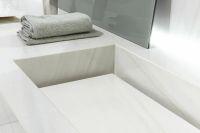 Товар: Керамогранит Ariostea Ultra Marmi Bianco Covelano Lucidato Shuny UM6L157480 75х150 см - фото 4 Керамогранит Ariostea Ultra Marmi Bianco Covelano Lucidato Shuny UM6L157480 75х150 см — фото 4, Керамогранит