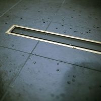 Товар: Душевой лоток Pestan Confluo Premium Line 650 Black Glass Gold 13100116 с решеткой Черный глянцевый Золото глянцевое - фото 7 Душевой лоток Pestan Confluo Premium Line 650 Black Glass Gold 13100116 с решеткой Черный глянцевый Золото глянцевое — фото 7, Душевые лотки