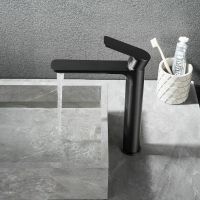 Товар: Смеситель для раковины Black&White Universe UK8302B 8302BUK Черный матовый - фото 4 Смеситель для раковины Black&White Universe UK8302B 8302BUK Черный матовый — фото 4, Смесители