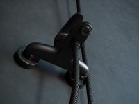 Товар: Смеситель для ванны Laguraty 7003 Черный матовый - фото 3 Смеситель для ванны Laguraty 7003 Черный матовый — фото 3, Для душа и ванны