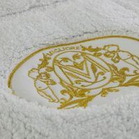 Коврик д/ванной комнаты 60х120 см., вышивка логотип MIGLIORE, белый, окантовка золото арт-31925 — фото 3, Коврики для ванной комнаты