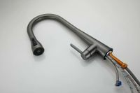 Смеситель для кухни с выдвижным изливом BELZ, оружейная сталь, арт-B74816-3 — фото 8, Смесители для кухни