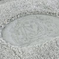 Коврик д/ванной комнаты 60х120 см., вышивка логотип MIGLIORE, серый, окантовка серебро арт-31913 — фото 2, Коврики для ванной комнаты