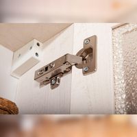 Зеркало со шкафчиком и балюстрадой Бриклаер , бежевый дуб прованс арт-КАНТРИ 85SB — фото 9, Шкафы для ванной