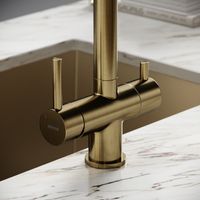 Смеситель для кухни SANCOS Spin с поворотным и вытяжным изливом, c краном для фильтрованной воды, цвет брашированное золото, арт. арт-SC4015BG — фото 6, Смесители для кухни