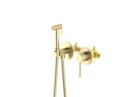 Товар: AQ1319BG ЕВРОПА комплект для гигиенического душа встроенный 2 отв. (смеситель + гигиеническая лейка + шланг), шлиф. золото - фото 2 AQ1319BG ЕВРОПА комплект для гигиенического душа встроенный 2 отв. (смеситель + гигиеническая лейка + шланг), шлиф. золото — фото 2, Гигиенические души
