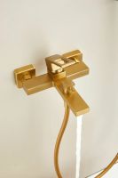 Смеситель для ванны с коротким изливом и душем BELZ , брашированное золото, арт-B60658-5 — фото 4, Смеситель для ванны