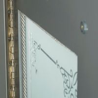 BELLA Витрина подвесная, стекл.дверь DX L58,5xh99xP25 cm, стекло матвое с декором, серебро 21255 — фото 5, Шкафы для ванной