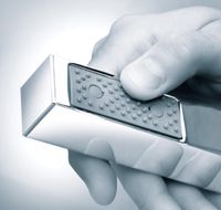 Душевая лейка BOSSINI CUBE B00255.073 с одним видом струи с самоочисткой цвет черный матовый — фото 1, Лейки для душа