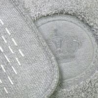 Товар: Коврик д/ванной комнаты 60х120 см., вышивка логотип КОРОНА, серый, окантовка серебро 31914 - фото 9 Коврик д/ванной комнаты 60х120 см., вышивка логотип КОРОНА, серый, окантовка серебро 31914 — фото 9, Коврики для ванной комнаты