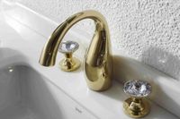 Смеситель для раковины на 3 отверстия Bravat Swan F24287G-ENG, золото — фото 1, Смесители для раковины
