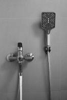 Смеситель для ванны однорычажный с длинным изливом и душем BELZ, оружейная сталь, арт-B22715-3 — фото 2, Смеситель для ванны