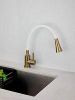 Смеситель для кухни с гибким изливом и режимом душ BELZ , брашированное золото арт-B74810-5 — фото 7, Смесители для кухни