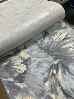 Обои Grandeco Secret Винил на флизелине (1,06*10,05) Серый/Голубой, Цветы/Штукатурка арт-R152103 — фото 2, Обои