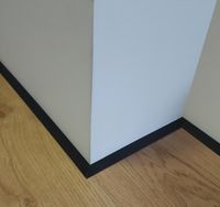 Плинтус напольный Ликорн Микро Лайн черный — фото 7, Напольные плинтусы