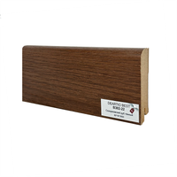 Плинтус напольный Deartio Скандинавский дуб темный B302-22 — фото 1, Напольные плинтусы