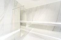 Товар: Керамогранит Ariostea Ultra Marmi Bianco Covelano Lucidato Shiny 6mm арт-UM6L300480 - фото 3 Керамогранит Ariostea Ultra Marmi Bianco Covelano Lucidato Shiny 6mm арт-UM6L300480 — фото 3, Керамогранит