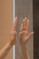 Зеркальный шкаф Silver Mirrors Фиджи Flip 70 с подсветкой Белый с бесконтактным сенсором арт-LED-00002977 — фото 12, Зеркальные шкафы в ванную