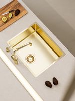 Товар: Мойка для кухни KOMBINO 50 MONARCH GOLD SAT-90 542X442X195 U в компл. с выпуском без сифона, арт-1120361.0 - фото 2 Мойка для кухни KOMBINO 50 MONARCH GOLD SAT-90 542X442X195 U в компл. с выпуском без сифона, арт-1120361.0 — фото 2, Кухонные мойки