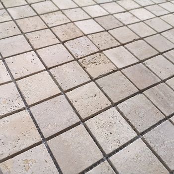 Мозаика Caramelle mosaic Pietrine 7 мм Travertino Beige MAT 30,5x30,5 см — фото 2, Мозаика