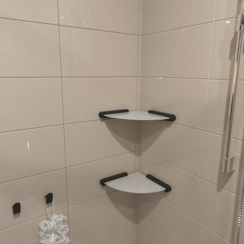 Стеклянная полка Altasan Лотос ЛТ71ЧМ угловая Черная матовая — фото 2, Полки для ванной и душа