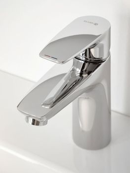 Смеситель для раковины Kludi Pure Solid 342920575 Хром — фото 2, Смесители для раковины