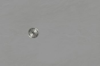 Душевой поддон из материала Neoroc Jacob Delafon Singulier 120x80 E67013-MGZ Серый шелк — фото 2, Душевые поддоны из искусственного камня