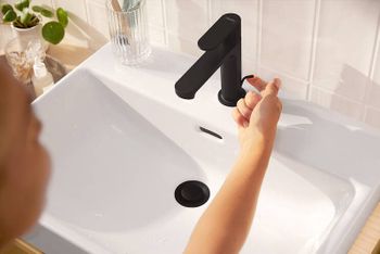 Смеситель для раковины Hansgrohe Rebris S 72517670 Черный матовый — фото 2, Смесители для раковины