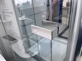 Душевая дверь 130*200 RGW SV-004-Gr Серый/Прозрачное/8 мм (EasyClean) — фото 3, Распашные душевые двери