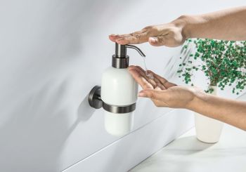 Товар: AQ4605BGM БЕТТА дозатор, оружейная сталь - фото 4 AQ4605BGM БЕТТА дозатор, оружейная сталь — фото 4, Дозаторы