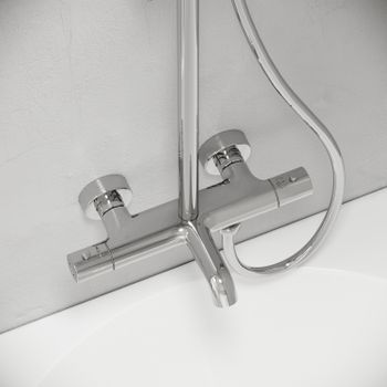 Душевая стойка с изливом и термостатом для ванны/душа Game, с регулировкой по высоте, цвет хром, арт.SC3001LCH — фото 5, Душевые стойки